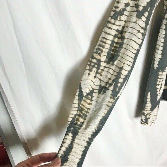 C&C California Women's Small Tie-Dyed Long Sleeved Very Light Tunic Sweater - Picture 6 of 8